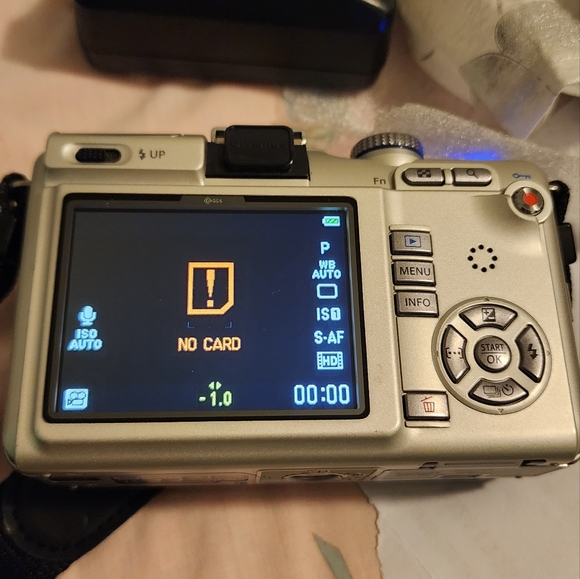 Olympus Pen E-PL1 digital camera - Picture 8 of 8